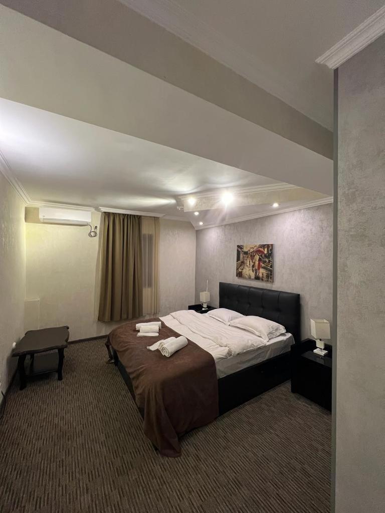 Elno Hotel Tbilisi Exterior foto