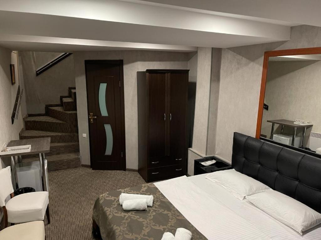 Elno Hotel Tbilisi Exterior foto
